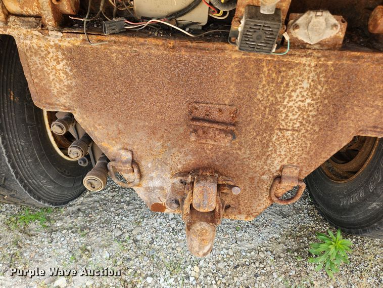 image for item LX9659 2004 Freightliner Business Class M2  dump truck