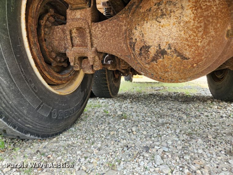 image for item LX9659 2004 Freightliner Business Class M2  dump truck