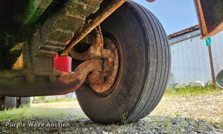 image for item LX9659 2004 Freightliner Business Class M2  dump truck