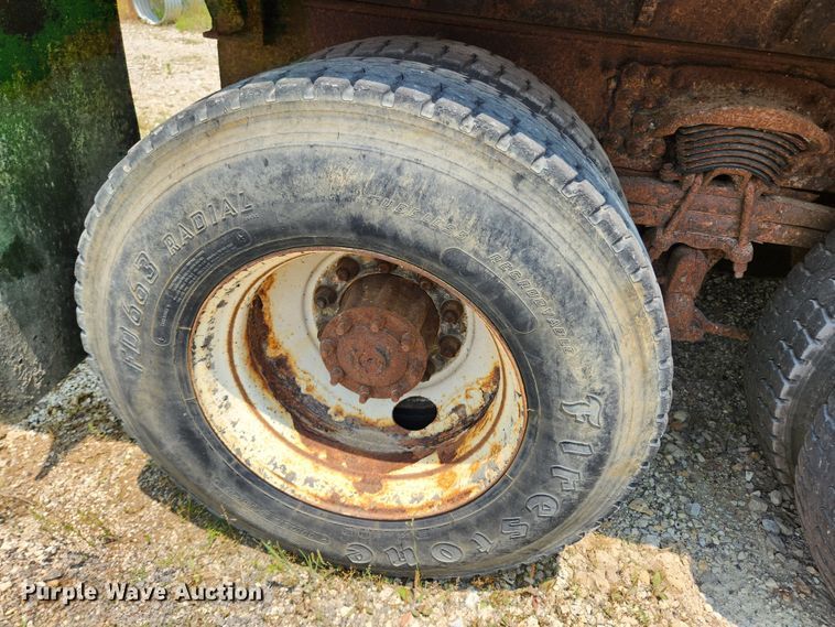 image for item LX9659 2004 Freightliner Business Class M2  dump truck