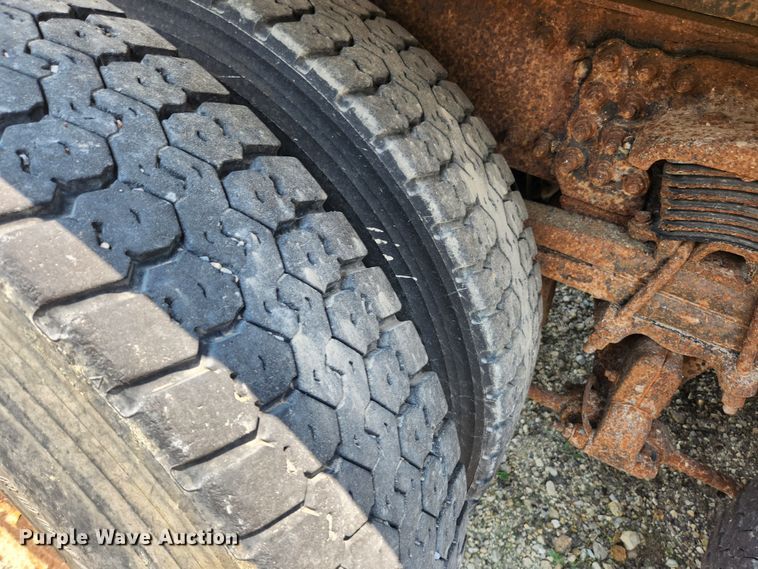 image for item LX9659 2004 Freightliner Business Class M2  dump truck