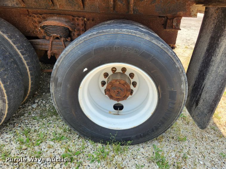 image for item LX9659 2004 Freightliner Business Class M2  dump truck