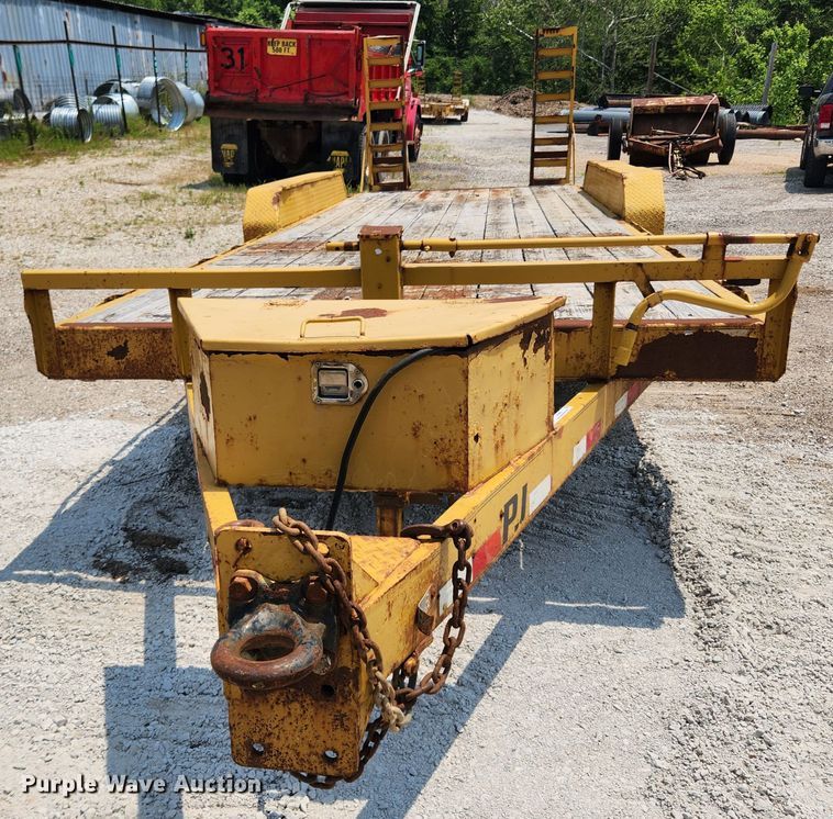 image for item LX9660 2010 PJ CC243  equipment trailer