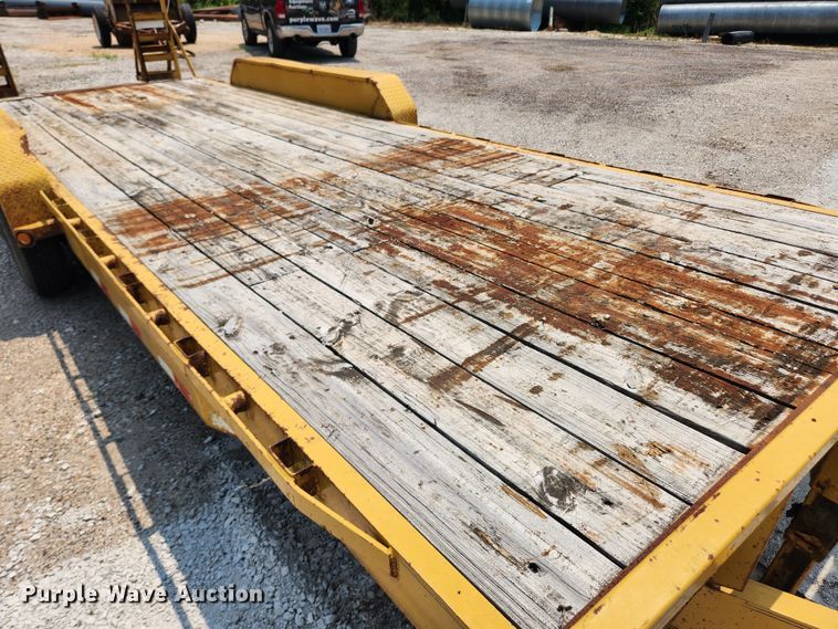 image for item LX9660 2010 PJ CC243  equipment trailer