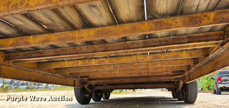 image for item LX9660 2010 PJ CC243  equipment trailer