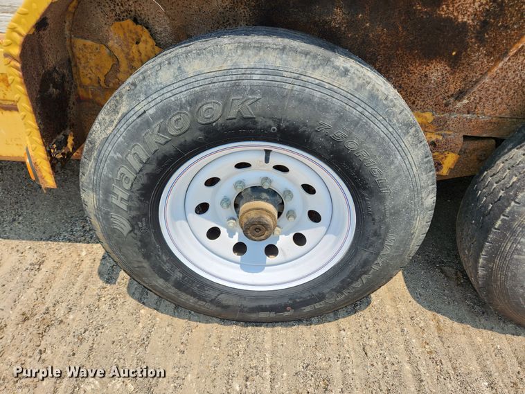 image for item LX9660 2010 PJ CC243  equipment trailer