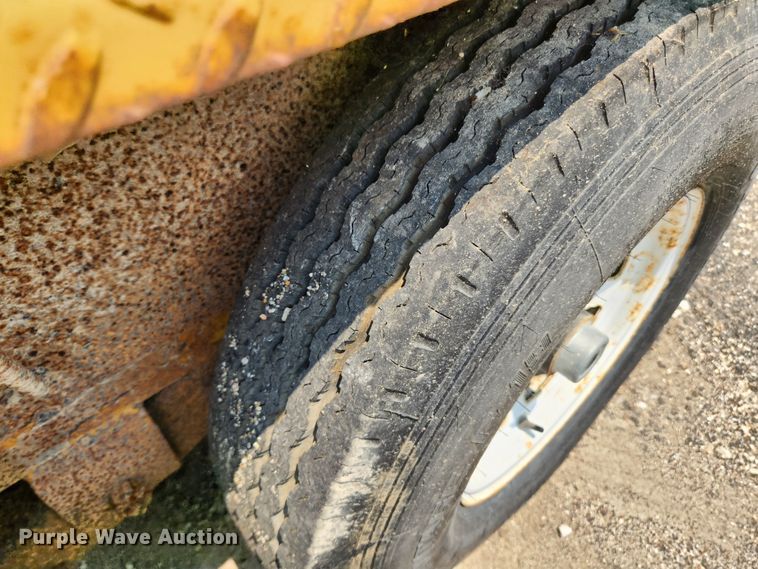 image for item LX9660 2010 PJ CC243  equipment trailer