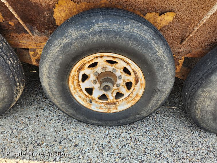 image for item LX9660 2010 PJ CC243  equipment trailer