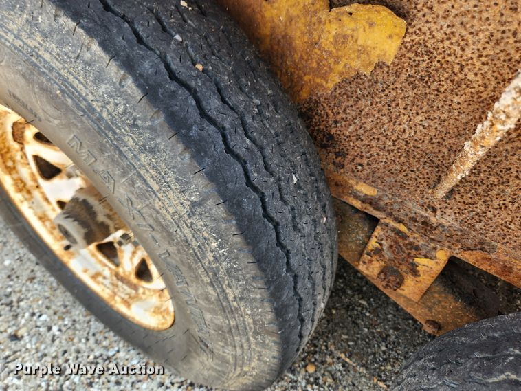 image for item LX9660 2010 PJ CC243  equipment trailer