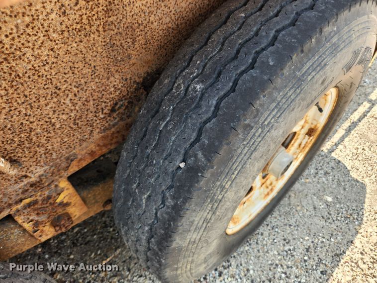 image for item LX9660 2010 PJ CC243  equipment trailer