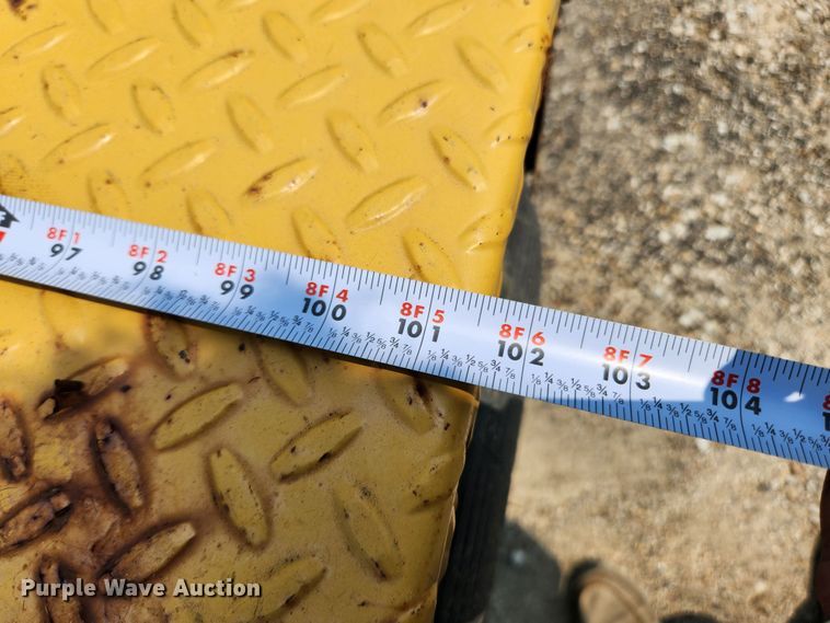 image for item LX9660 2010 PJ CC243  equipment trailer