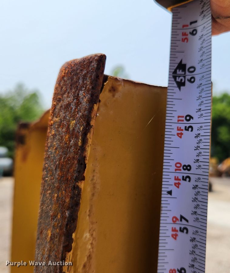 image for item LX9660 2010 PJ CC243  equipment trailer