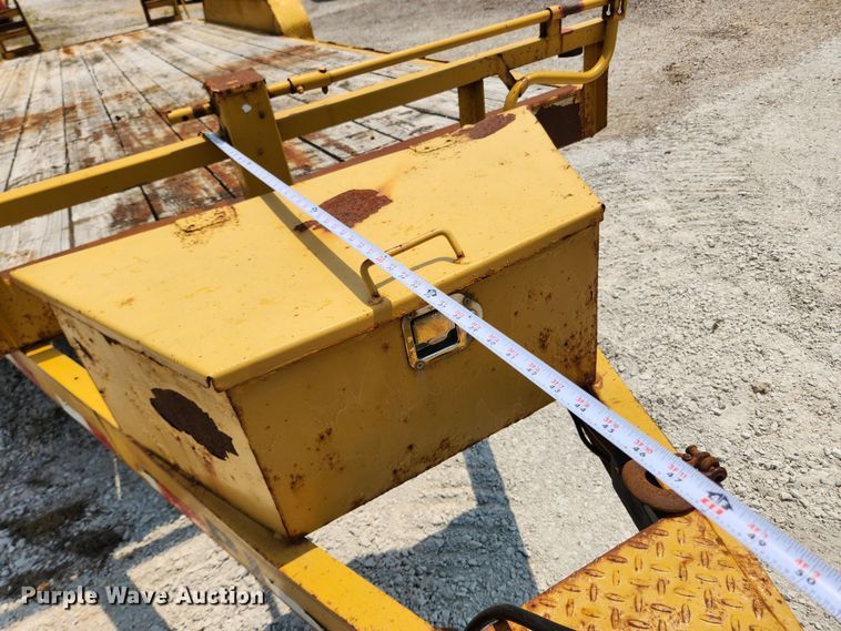 image for item LX9660 2010 PJ CC243  equipment trailer