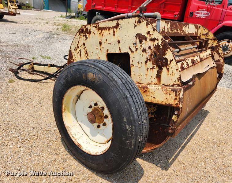 image for item LX9661 Durham  single drum roller