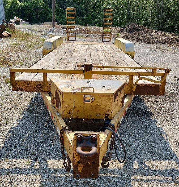 image for item LX9663 2010 PJ CC243  equipment trailer