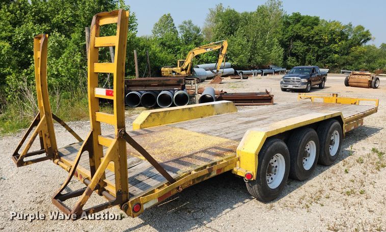 image for item LX9663 2010 PJ CC243  equipment trailer