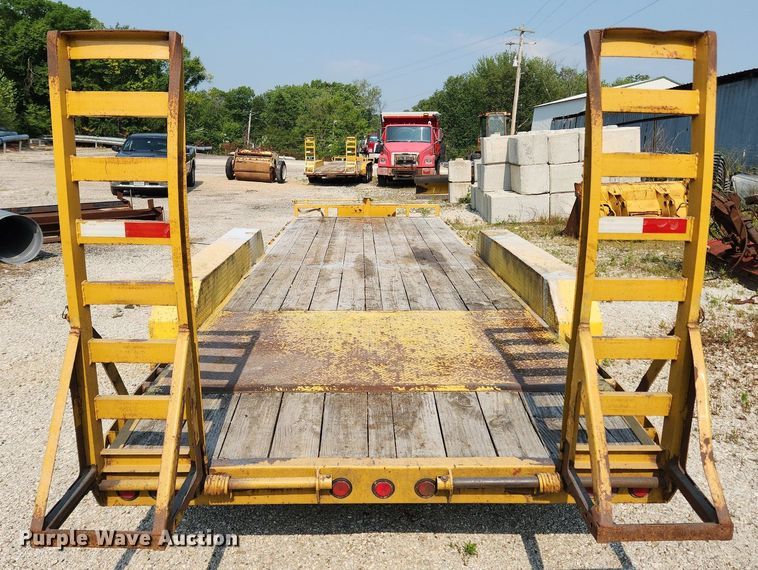 image for item LX9663 2010 PJ CC243  equipment trailer