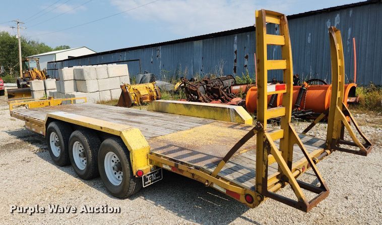 image for item LX9663 2010 PJ CC243  equipment trailer