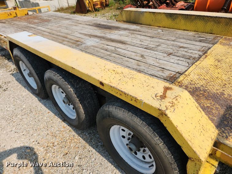 image for item LX9663 2010 PJ CC243  equipment trailer