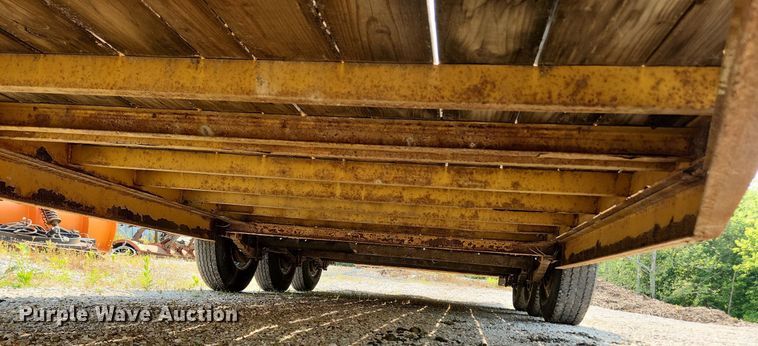 image for item LX9663 2010 PJ CC243  equipment trailer