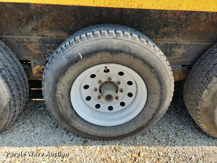 image for item LX9663 2010 PJ CC243  equipment trailer