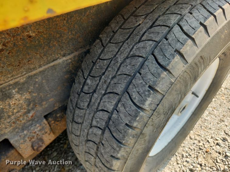 image for item LX9663 2010 PJ CC243  equipment trailer