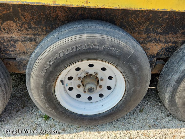 image for item LX9663 2010 PJ CC243  equipment trailer