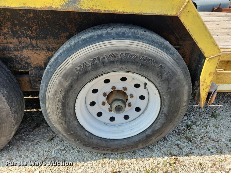 image for item LX9663 2010 PJ CC243  equipment trailer