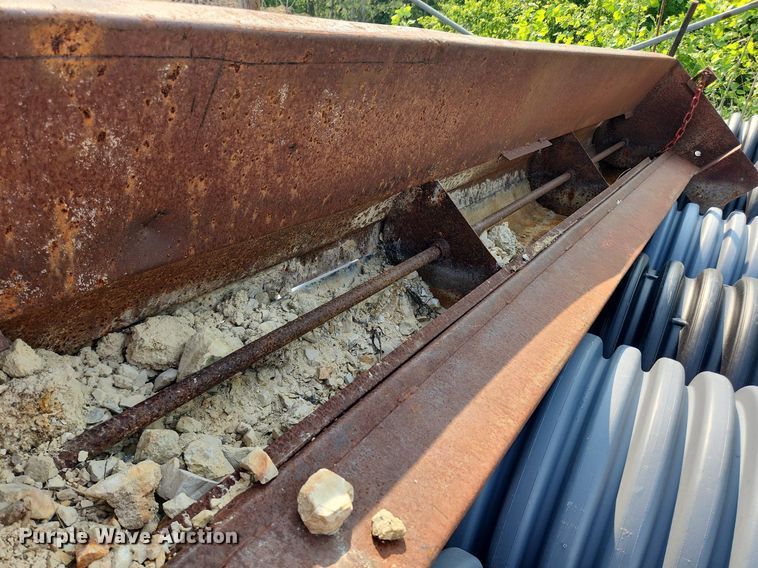 image for item LX9666 Gravel spreader