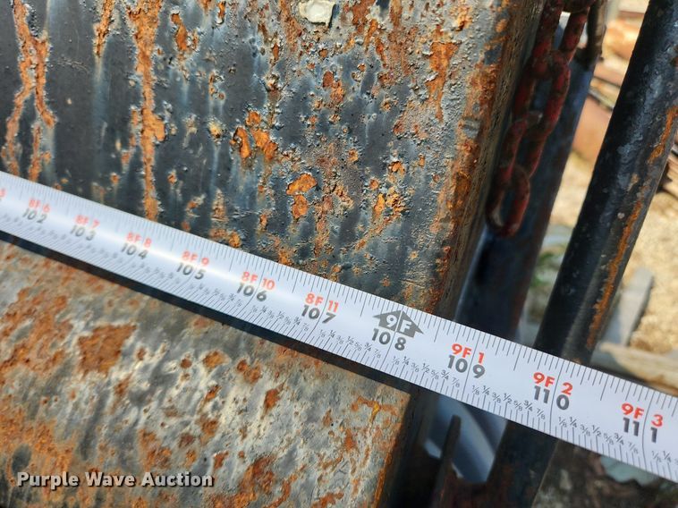 image for item LX9666 Gravel spreader