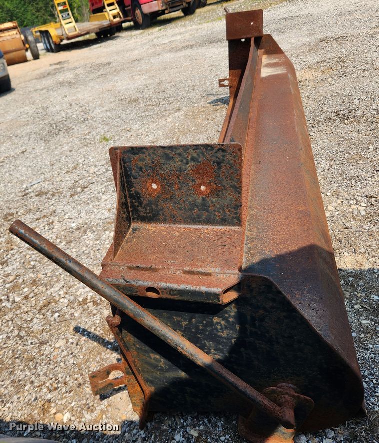 image for item LX9667 Gravel spreader