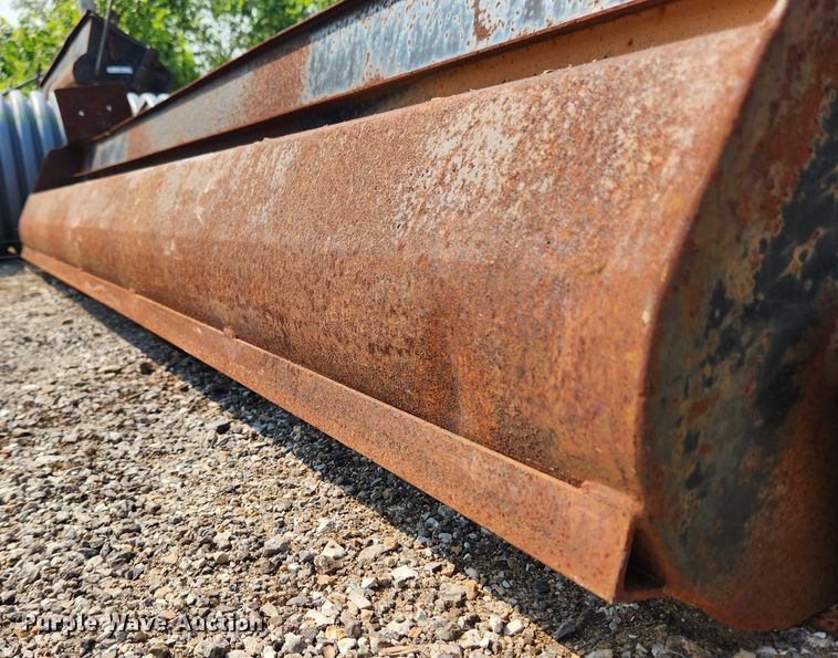 image for item LX9667 Gravel spreader