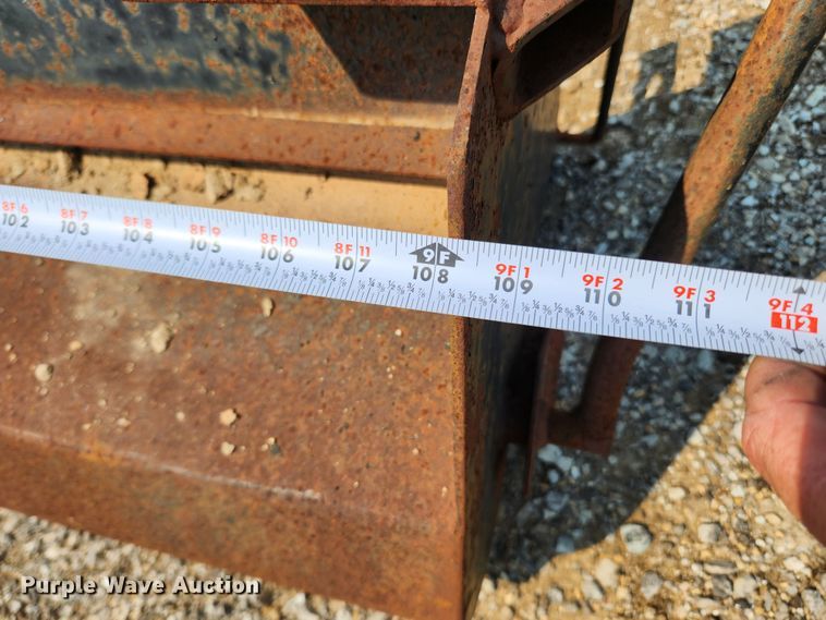 image for item LX9667 Gravel spreader