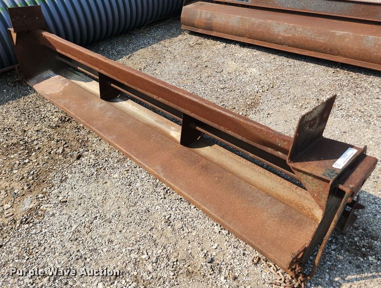 image for item LX9668 Gravel spreader