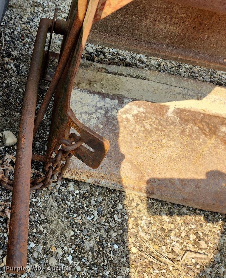 image for item LX9668 Gravel spreader