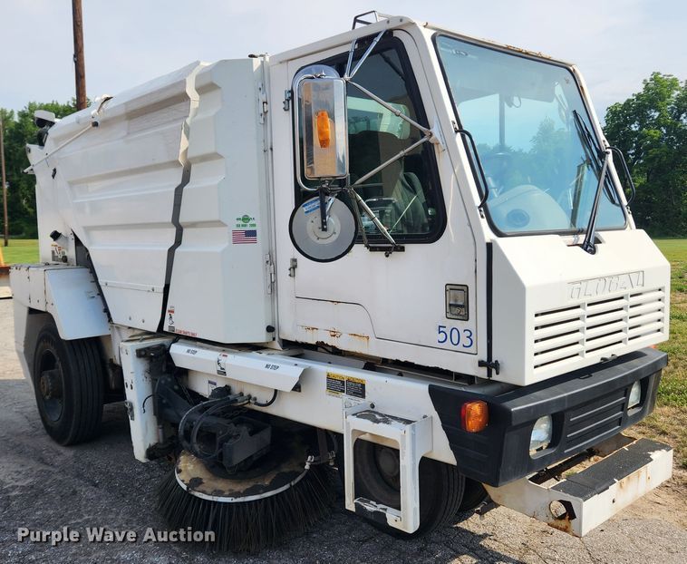 image for item LX9687 2014 Global M3  street sweeper truck