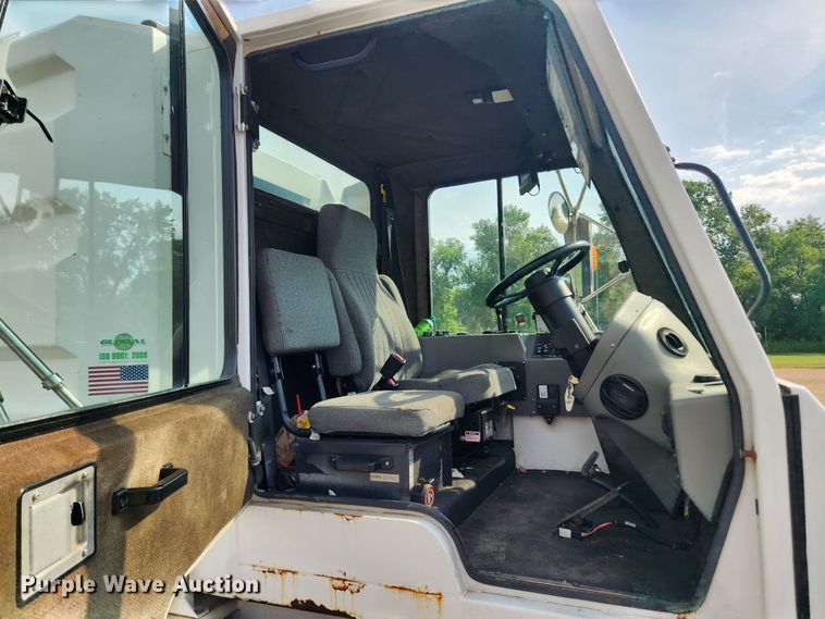 image for item LX9687 2014 Global M3  street sweeper truck