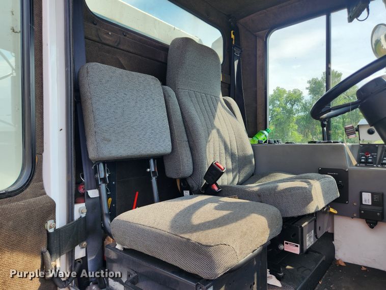 image for item LX9687 2014 Global M3  street sweeper truck