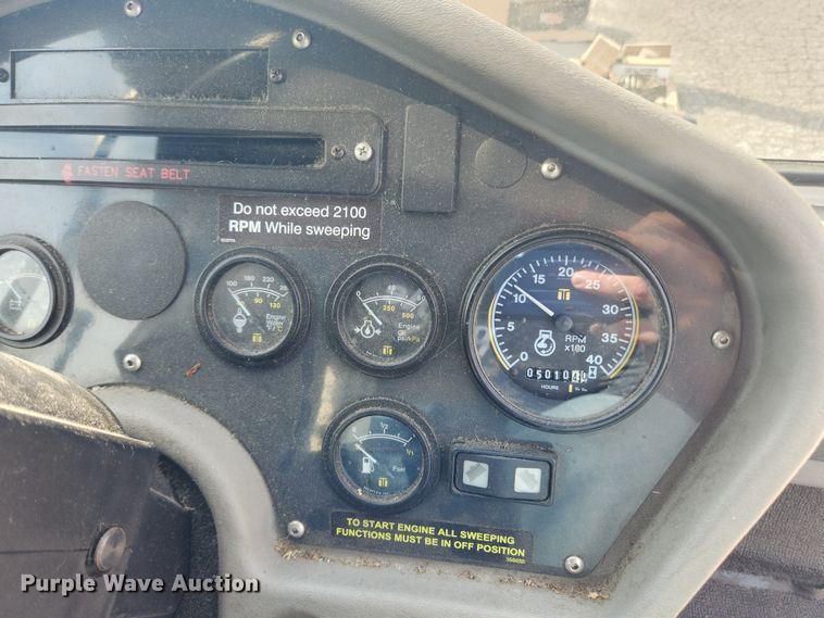 image for item LX9687 2014 Global M3  street sweeper truck