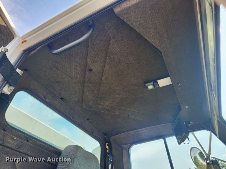 image for item LX9687 2014 Global M3  street sweeper truck