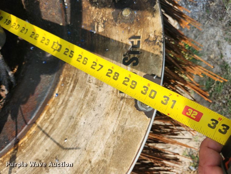 image for item LX9687 2014 Global M3  street sweeper truck