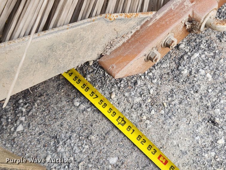 image for item LX9687 2014 Global M3  street sweeper truck