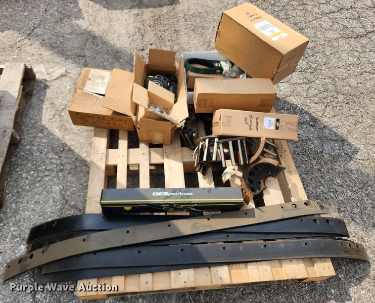 image for item LX9687 2014 Global M3  street sweeper truck