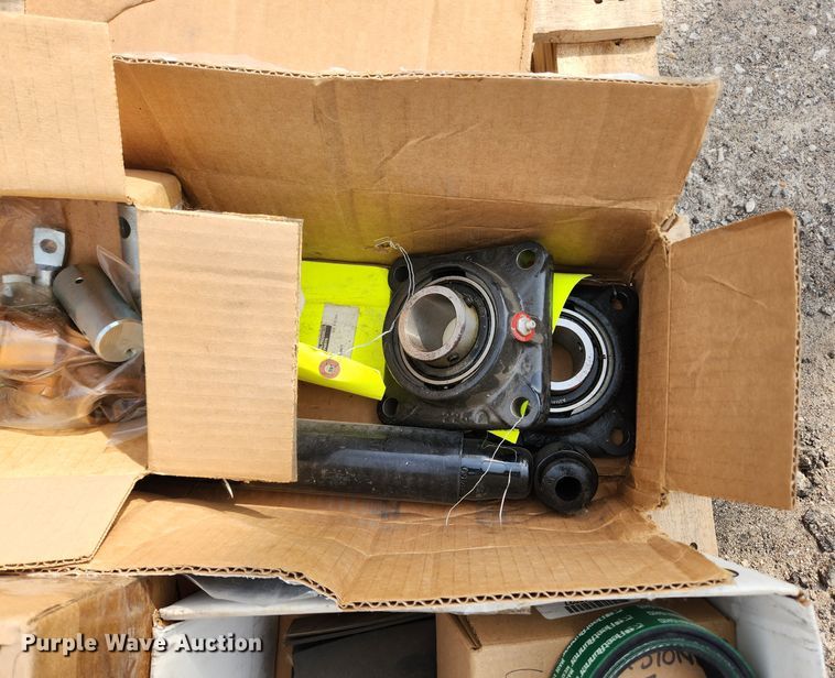 image for item LX9687 2014 Global M3  street sweeper truck