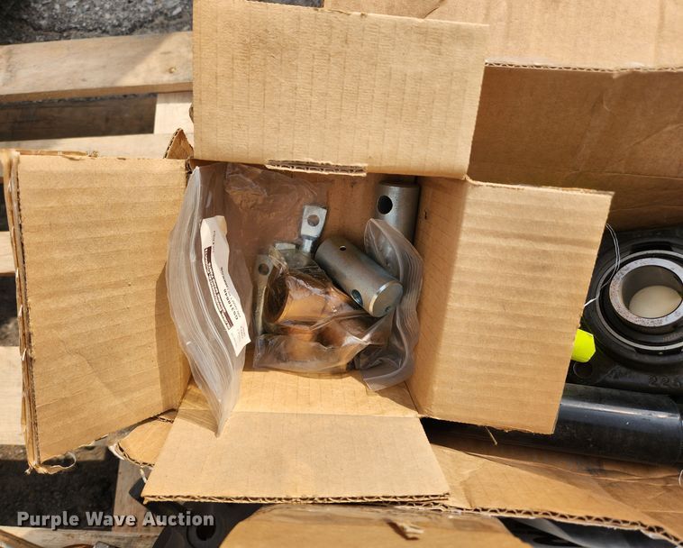 image for item LX9687 2014 Global M3  street sweeper truck