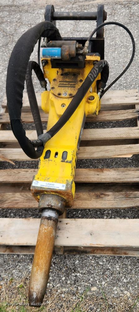 image for item LX9688 Atlas Copco SB302  breaker