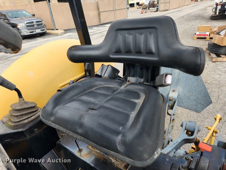 image for item LX9690 Massey Ferguson 640  landscape tractor