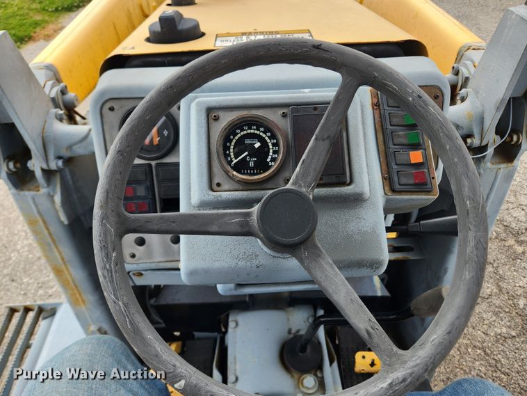 image for item LX9690 Massey Ferguson 640  landscape tractor