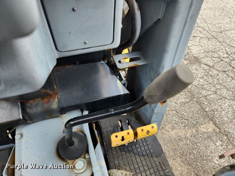 image for item LX9690 Massey Ferguson 640  landscape tractor