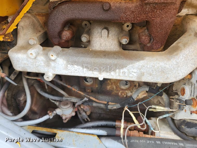 image for item LX9690 Massey Ferguson 640  landscape tractor